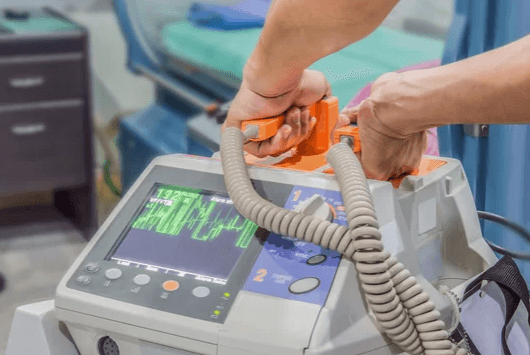 defibrillatore su autoambulanza privata